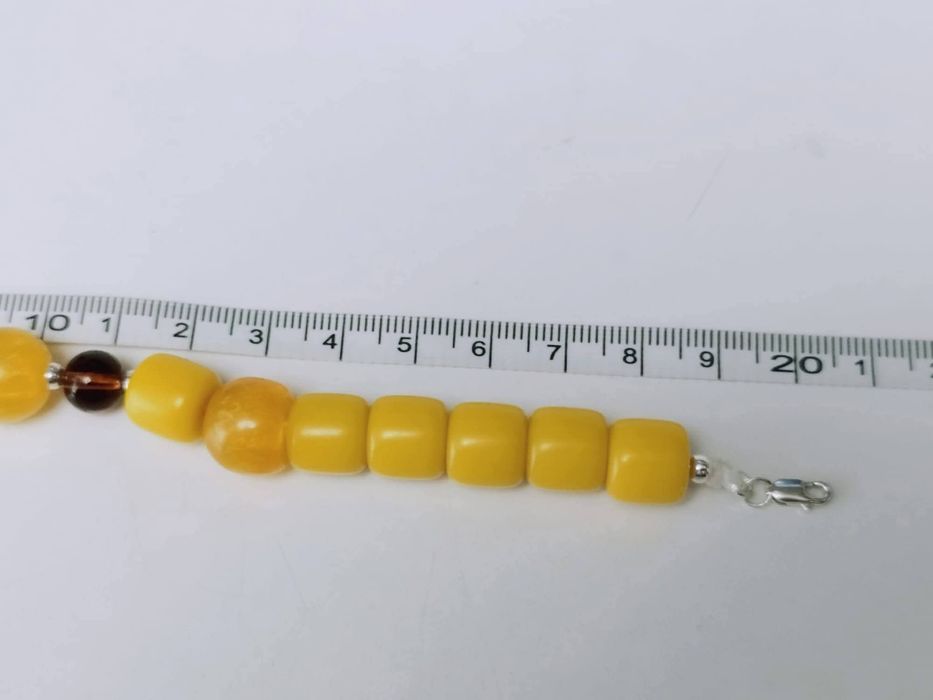 Veche bratara din argint de 925 format din bile de chihlimbar natural baltic culoarea mierii si butterscotch