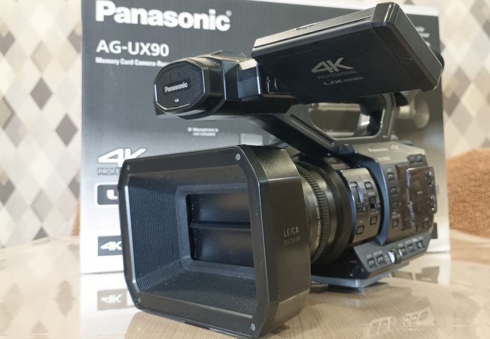 Видеокамера Panasonic AG_UX90