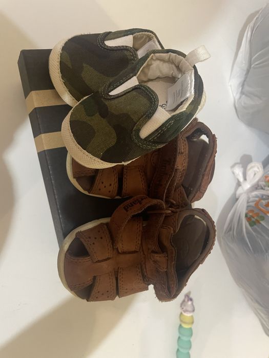 Продам детскую обувь