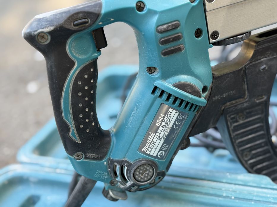 Автоматичен винтоверт за винтове на лента Makita 6844, 470W, 45–75 мм