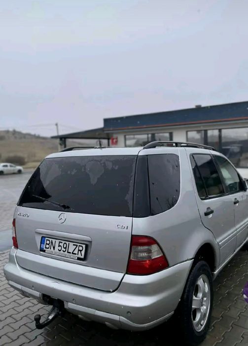 Vând Mercedes Ml