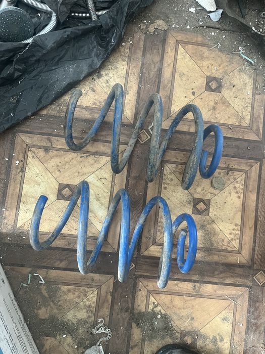 Продам пружины от приоры