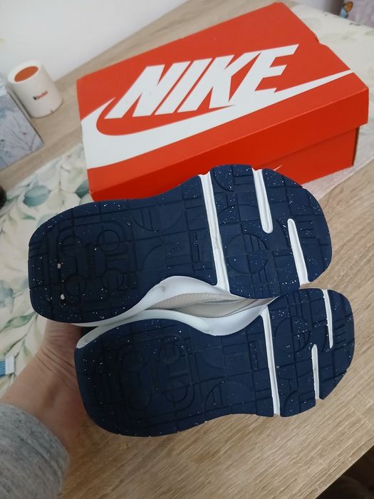 Adidasi air max intrlk lite