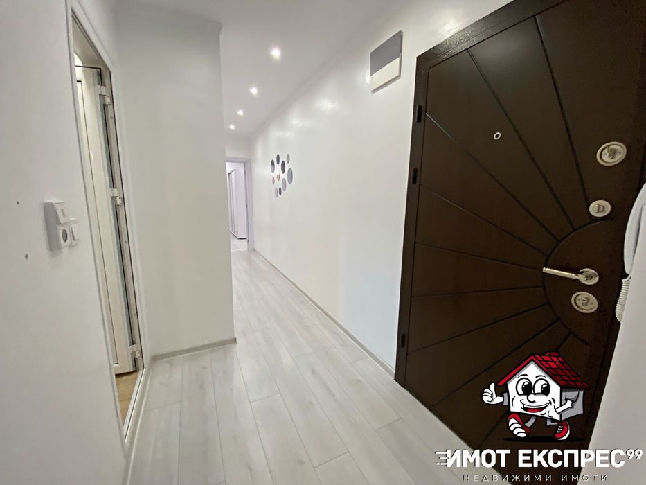 Продава се Тристаен апартамент в Асеновград - 90 кв.м за 5 €/кв.м - Снимка #9