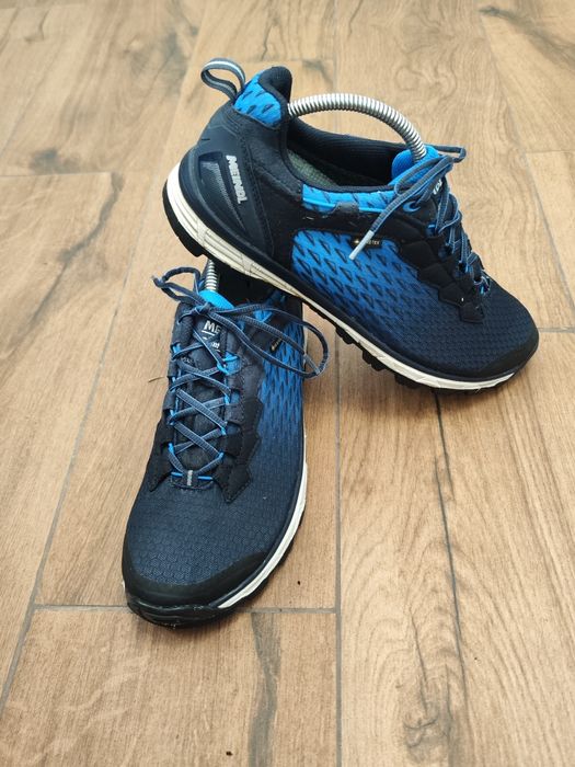 Туристически обувки Meindl