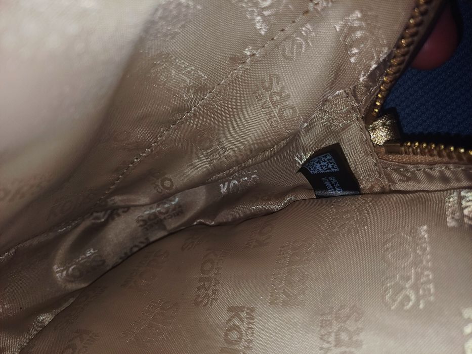 Michael Kors чанта в злато