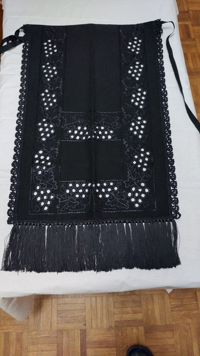 Catrințe brodate manual, zona Sibiu și Făgăraș