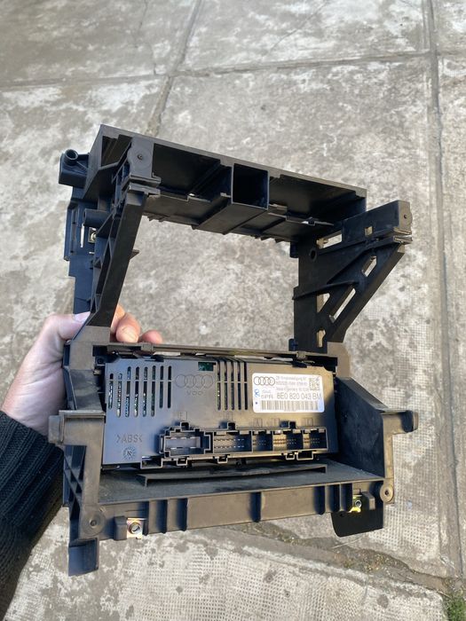 Cusca 2din climatronic Audi A4 B6 B7