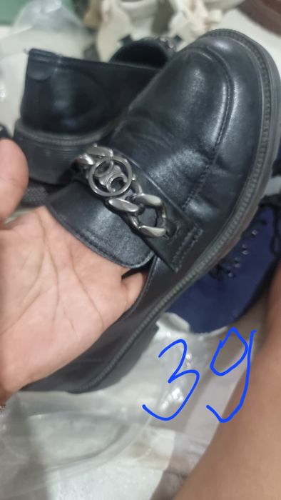 Отдам кроссовки срочно