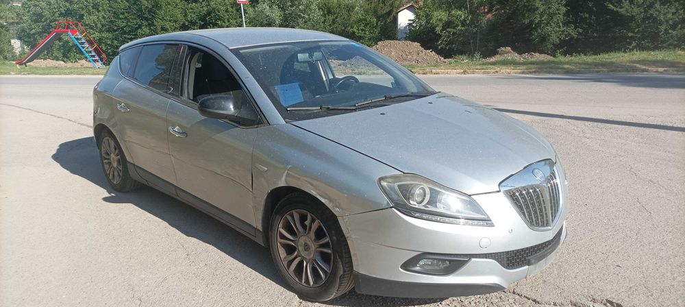 Lancia Delta на части