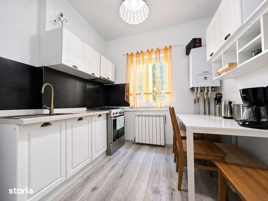 0% Comision | 2 Camere cu farmec 70MP | Renovat 2023, tavane inalte, F