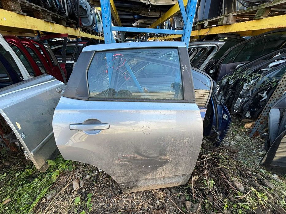 Usa dreapta/stanga spate Nissan Qashiqai an 2012