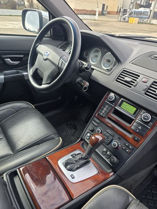 Volvo xc90 din  2011