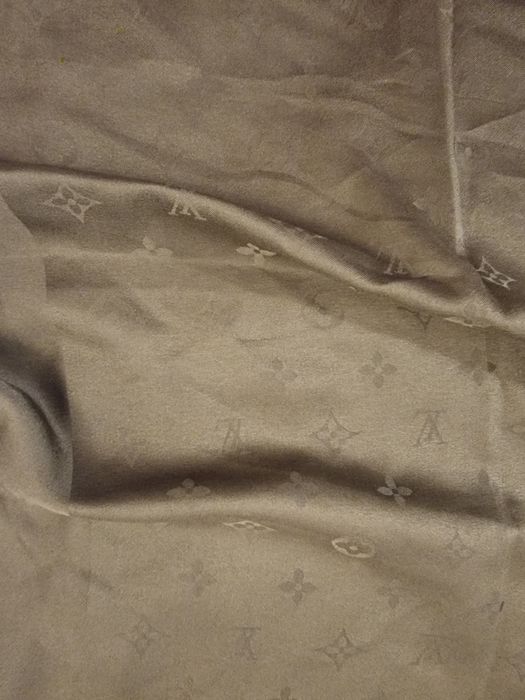 Louis vuitton esarfa matase