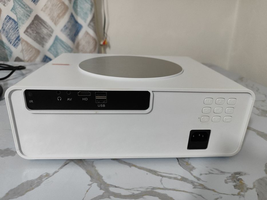 Проектор для дома и бизнеса