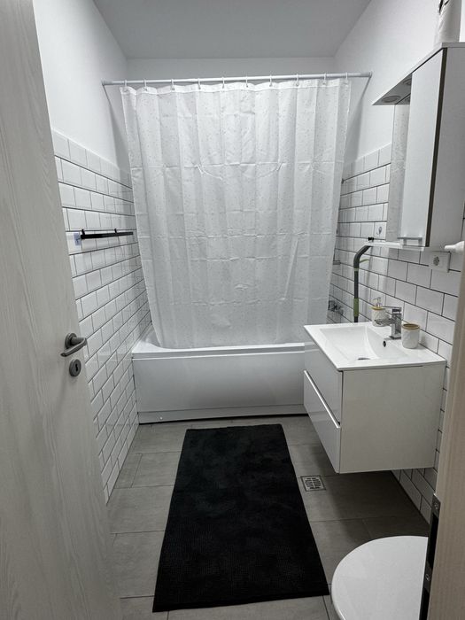 Închiriez garsonieră + loc de parcare pe Drumul Jilavei
