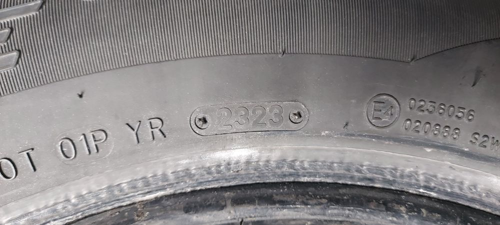 Зимние шины 215/55/R16