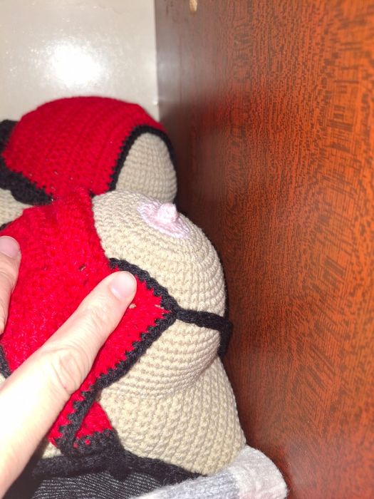 Подушка грудь)))