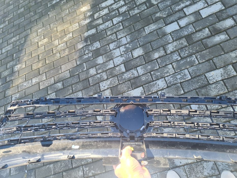 Grila centrala vw phaeton 2012