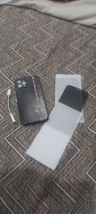 Чехол,стекла 12Pro