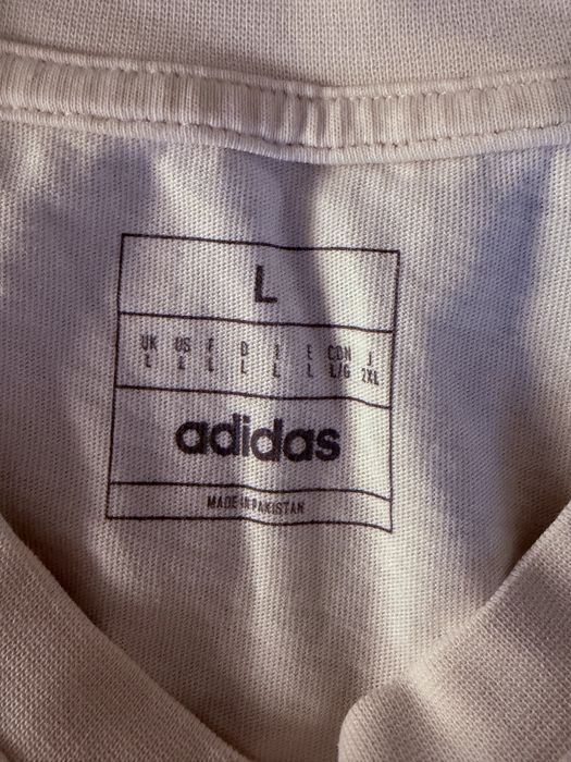 Adidas  - tshirt