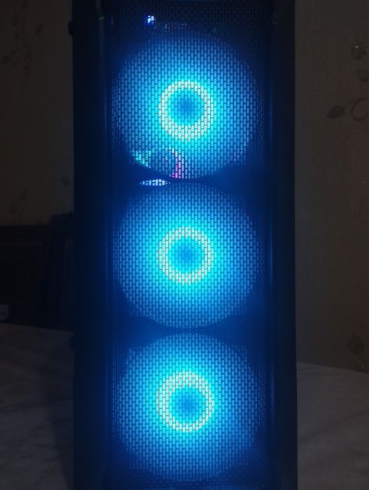 Компьютер полный комплект.(Системный блок)