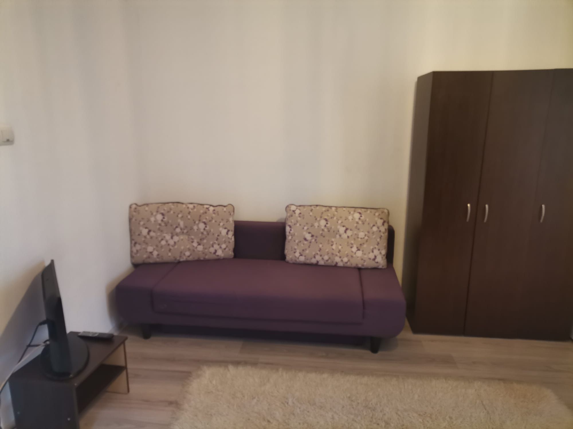 Nchiriez Garsoniera La Casa Cu Acces Separat Brasov Olx Ro