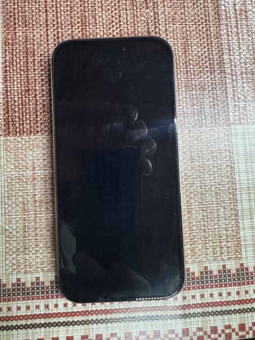 iPhone 16 Pro 256 GB с оставаща гаранция 17 месеца.