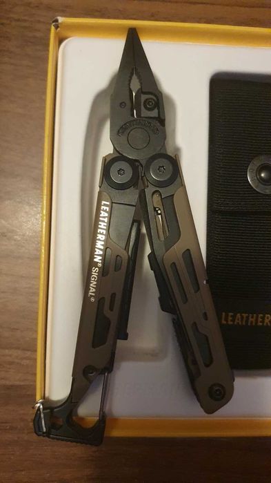 Multitool Leatherman Signal Coyote Tan – Nou în cutie