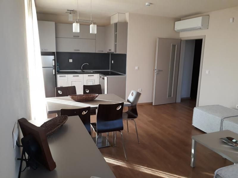 Дава се под наем Двустаен апартамент в София, Обеля - 67 кв.м за 640 € - Снимка #1