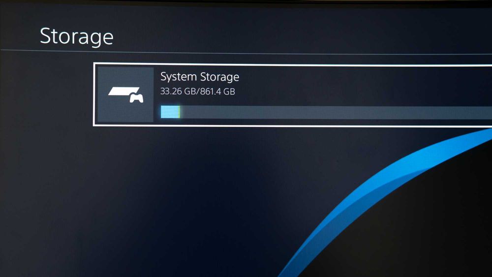 PlayStation 4 - PS4 в перфектно състояние + Контролер и Игра
