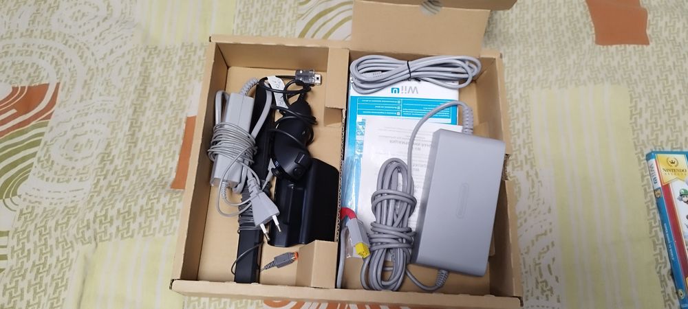 Продам игровую приставку WII U