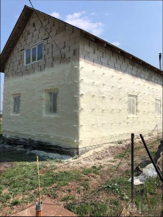 Утепление пеной пенополиуретаном ППУ напыление пены. Пена сепиш ломбоз