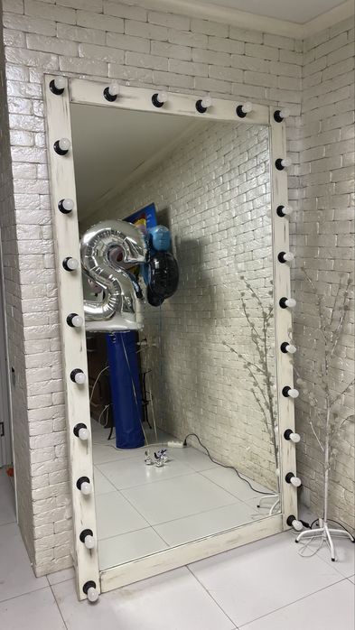 Зеркало с подсветкой