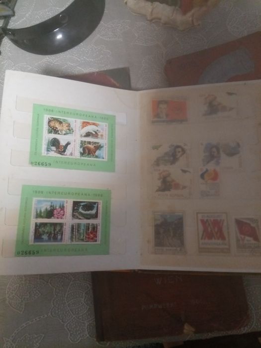 Timbre vechi in clasor