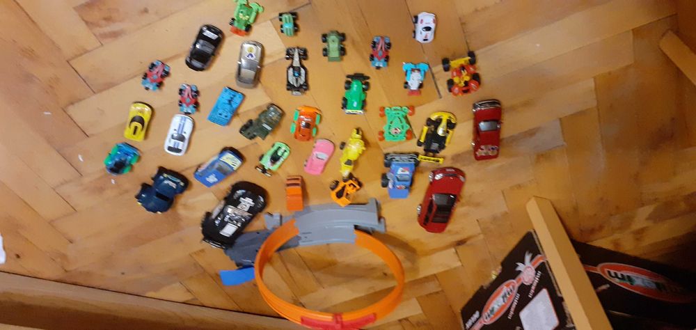 Писта Hot whees и колички хххххххх