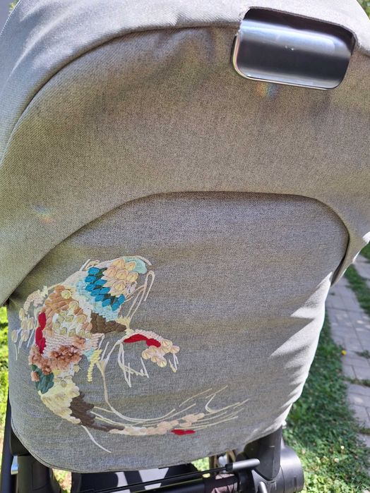 Продавам бебешка количка cybex priam - шаси + летен кош