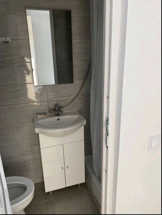 Închiriez garsonieră