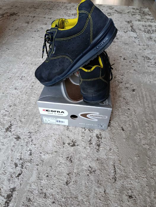 Чисто нови работни обувки AIMONT и COFRA