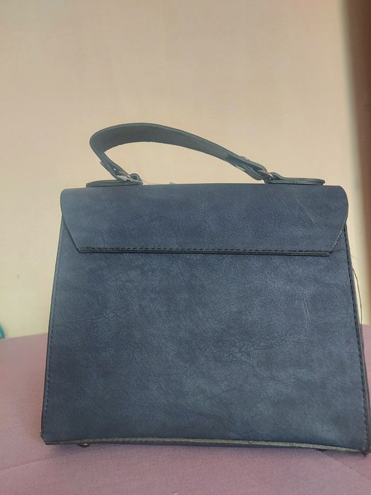Дамска чанта тъмно синя