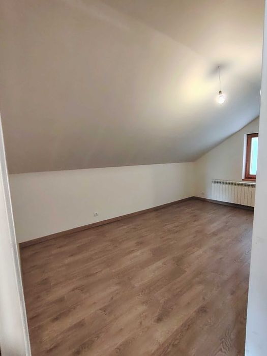 Масивна двуетажна къща в близост до Пловдив от собственик