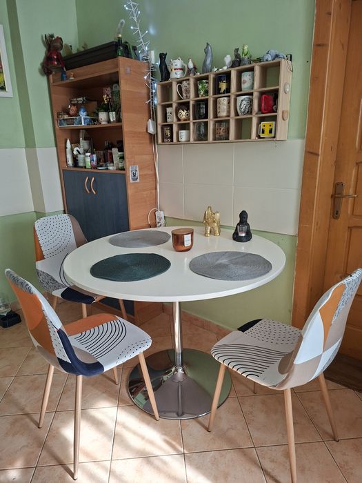 Set masa si 3 scaune + huse si naproane cadou