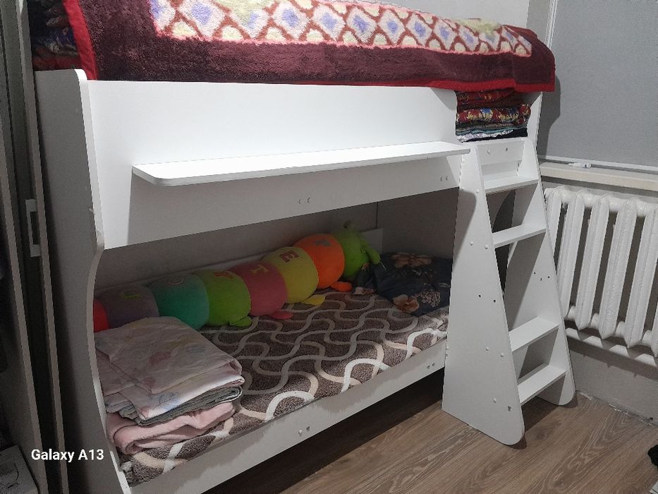 Двухъярусная кровать