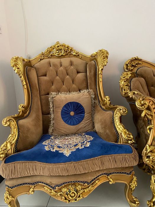 Vand canapea +2fotolii  ,stare noi  pret 1000€