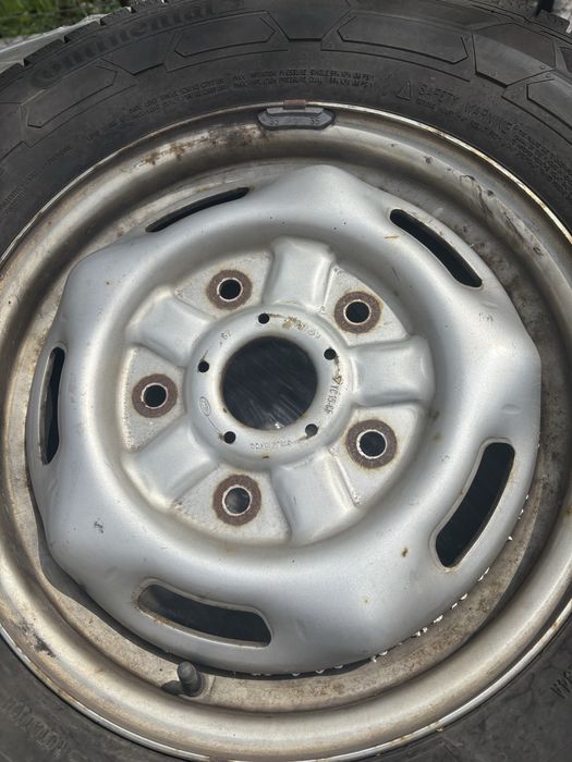 Set 4 cauciucuri/anvelope cu tot cu jante 215/75 R16 C
