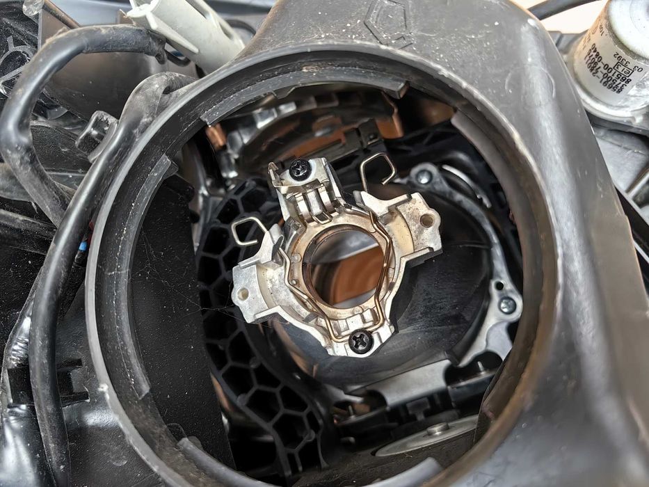 Ляв фар за Toyota Land Cruiser 150 Xenon / Тойота Ленд Круизер Ксенон