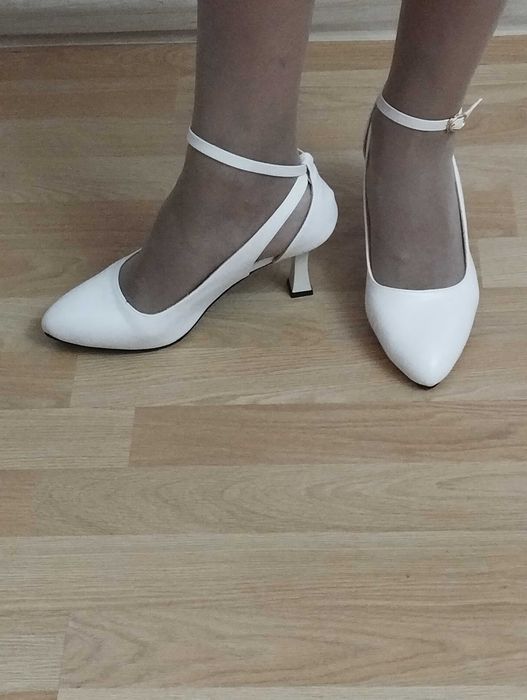 Продам новые удобные босоножки.