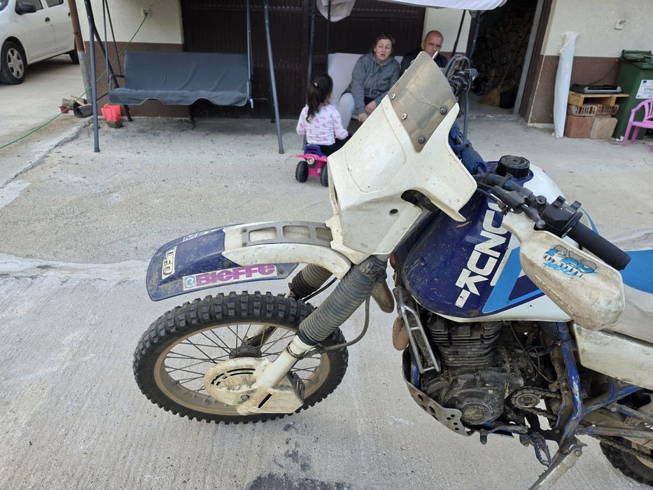 Продавам Сузуки dr  600
