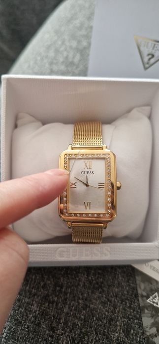 Часовник на guess