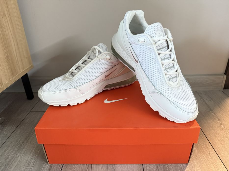 Маратонки Nike AIR MAX PULSE